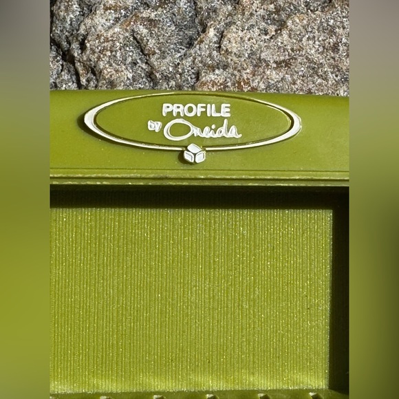 ONEIDA SUPER RARE VTG 1960S AVOCADO GREEN HARD PLASTIC UTENSIL TRAY - Picture 2 of 6